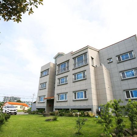 Haeneoul Villa Сеогвипо Екстериор снимка