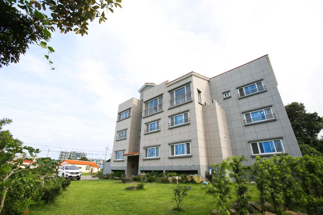 Haeneoul Villa Сеогвипо Екстериор снимка