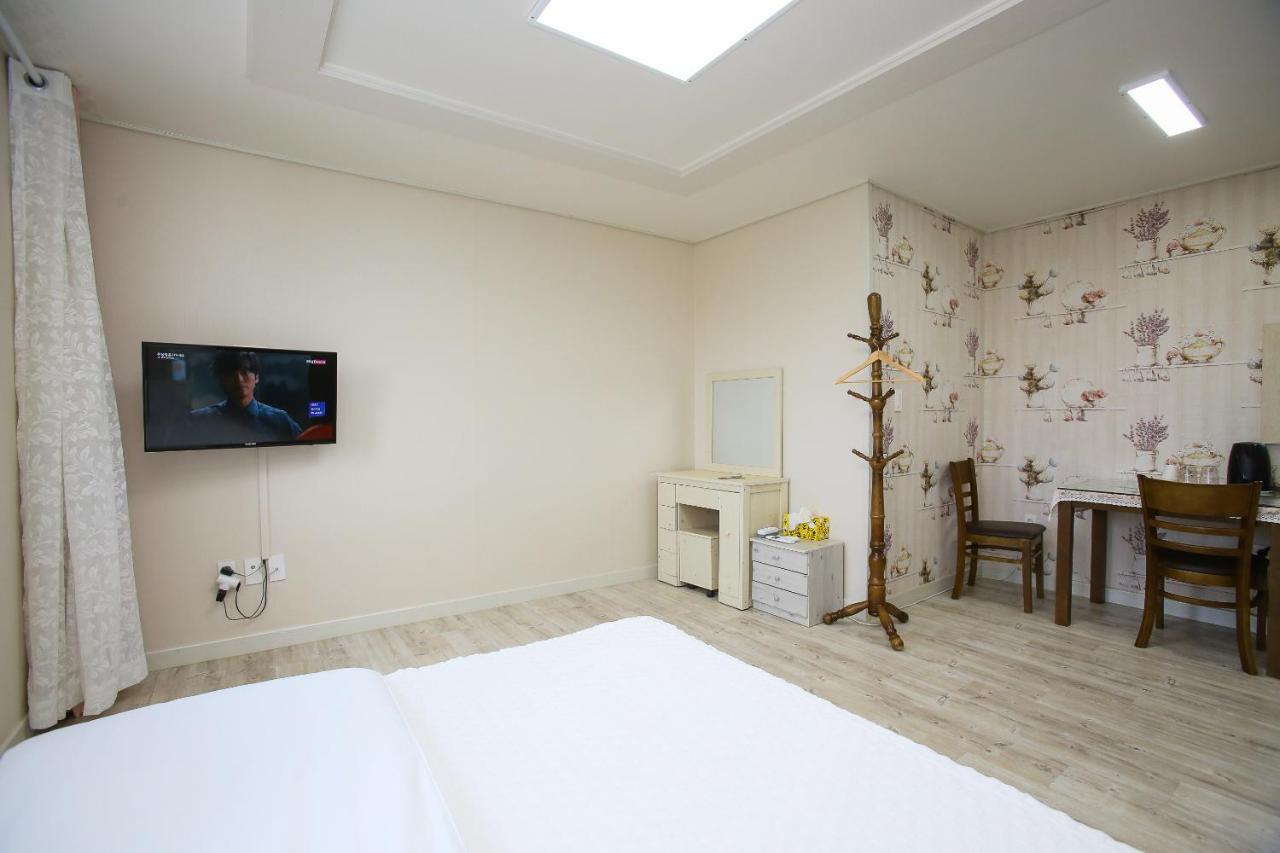 Haeneoul Villa Сеогвипо Екстериор снимка