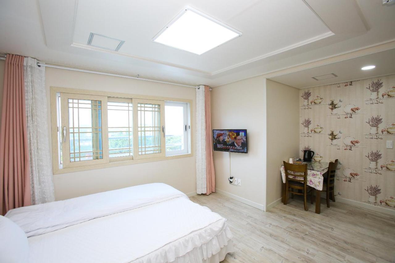 Haeneoul Villa Сеогвипо Екстериор снимка
